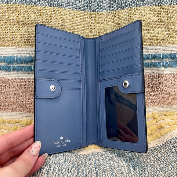 KATE SPADE WALLET! - Picture 2 of 4